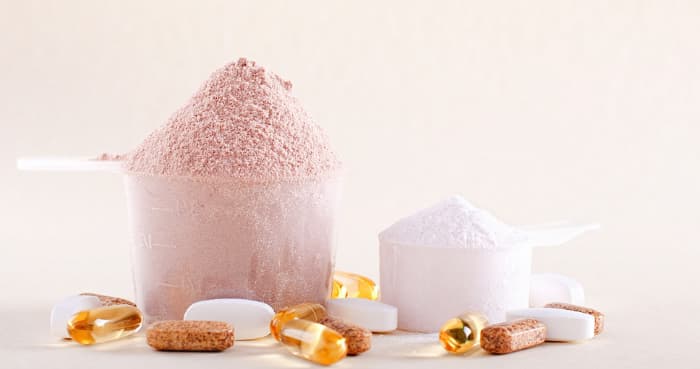 Polvo cosmético rosa — ingredientes para cosmética como Vitamina C, ácido láctico y emulsionantes, ADITMEX